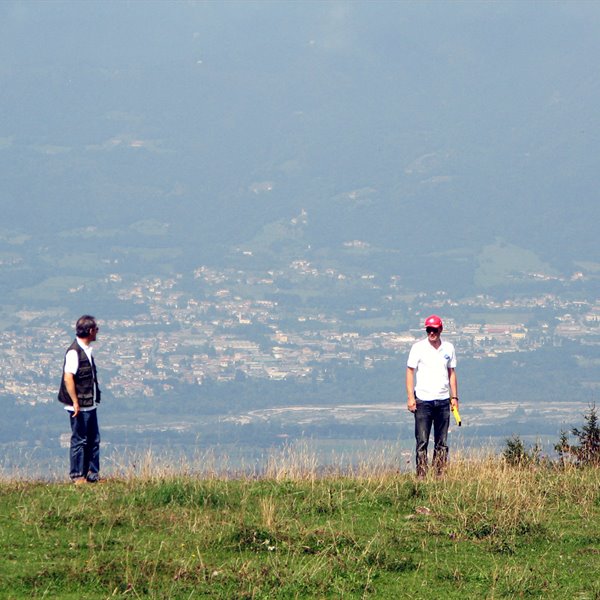 - Inaugurazione Aviosuperficie Lieta 2014 - <p>Il giorno 6 settembre a conclusione dell&#39;intenso lavoro dell&#39;AeC di&nbsp;Belluno con in testa il Presidente Chiesa ed il Consigliere Ferro,&nbsp;grazie alla preziosa collaborazione del Comune di Belluno si &egrave; provveduto ad inaugurare l&#39;aviosuperficie Lieta.</p>

<p><strong>Attenzione</strong>: l&#39;aviosupreficie presenta difficolt&agrave; di tipo medio-alto, in particolare per il fondo irregolare. Se ne sconsiglia l&#39;utilizzo senza&nbsp;aver preventivamente consultato l&#39;Aeroclub di Belluno.</p>

<p>Foto di E. Marchesi</p>
