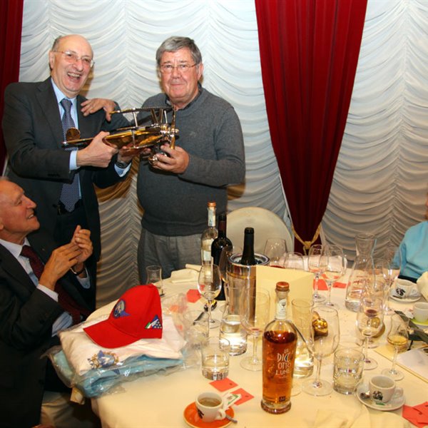 - Santa Lucia 2012 - <p>Alcune immagini della nostra cena</p>

<p>La cena si &egrave; svolta l&#39;8 dicembre al Ristorante Novecento annesso all&#39;Hotel Rovereto.</p>

<h2>Foto di Enzo Marchesi</h2>
