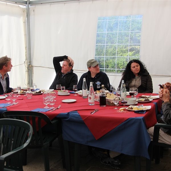 - Raduno AIPM a Sella Valsugana - chiusura stagione estiva 2014 - <p>Pranzo al Ristorante Carlon</p>

<p>+ 100!!</p>

<p>Foto di Flavio Canton e Valentina Musmeci</p>

<p>&nbsp;</p>
